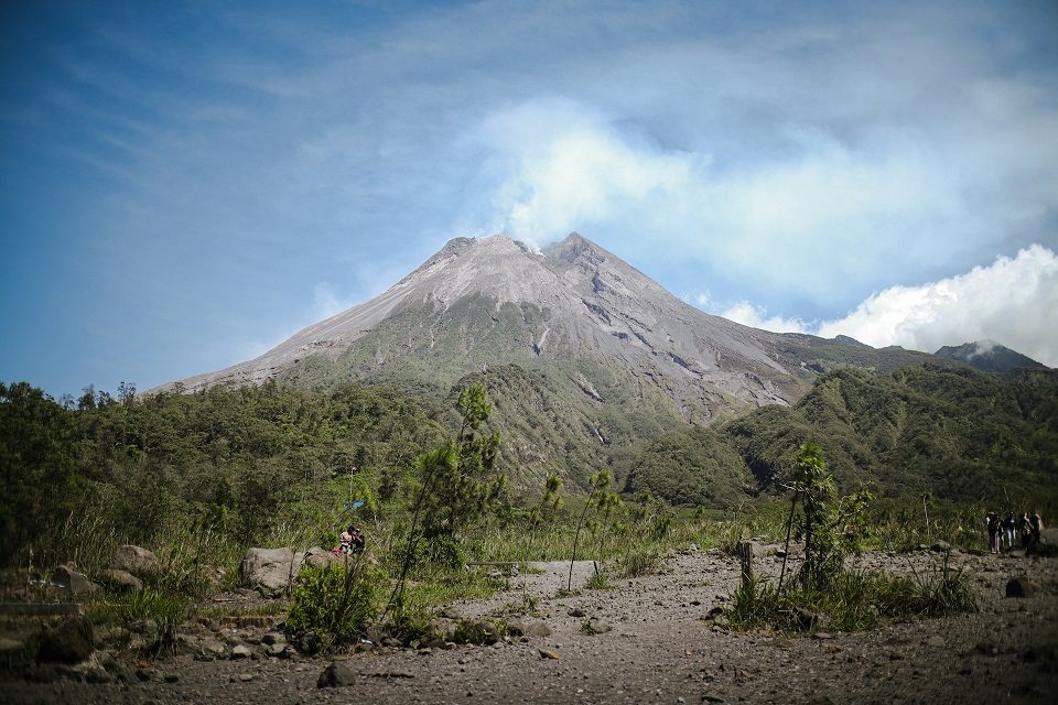 Keindahan Alam dan Petualangan di Lereng Gunung Merapi